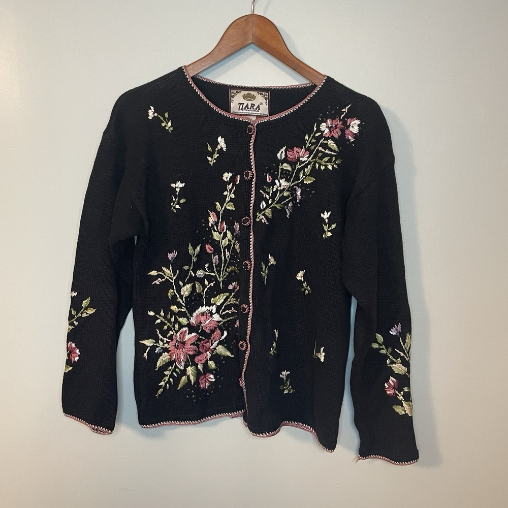 Tiara International Floral Embroidered Beaded Women's Sweater Size M
